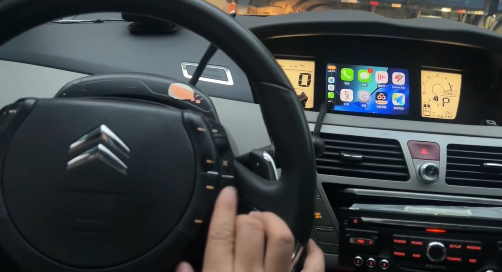 Peugeot / Citroën / DS / Opel wireless CarPlay installed